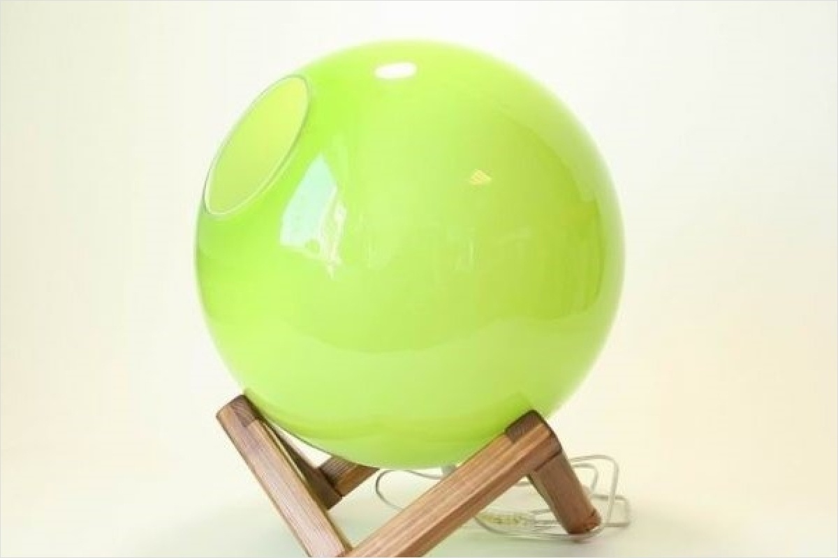 Hoofdafbeelding Handgemaakte groen lamp op houten voeten Glass 100.45.G
