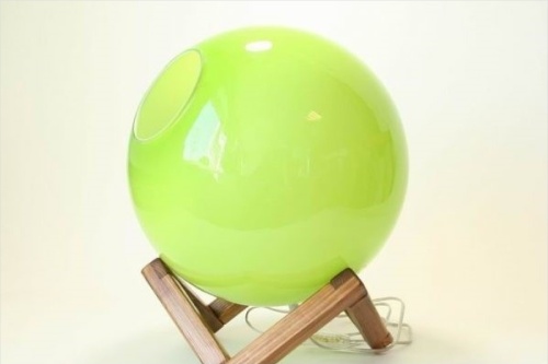 Handgemaakte groen lamp op houten voeten Glass 100.45.G